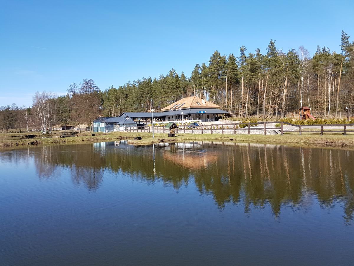 Rybaczowka Golub-Dobrzyn Hotel ภายนอก รูปภาพ